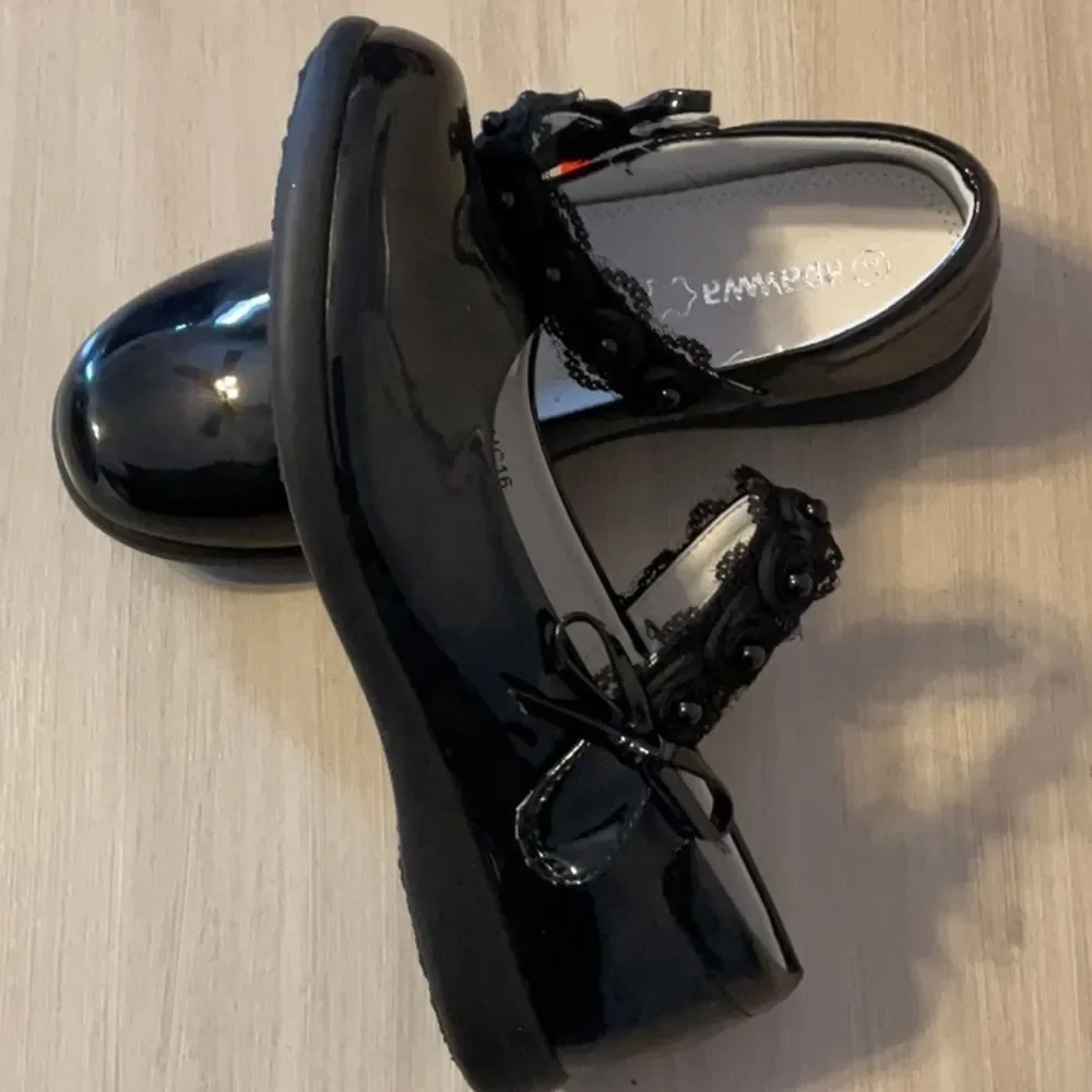apawwa elegant black